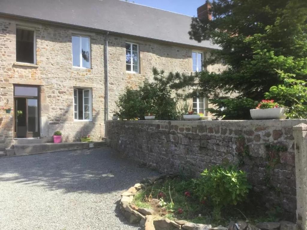 La Petellerie, Maison De Campagne Avec Piscine Pour Un Sejour Detente Moyon Buitenkant foto